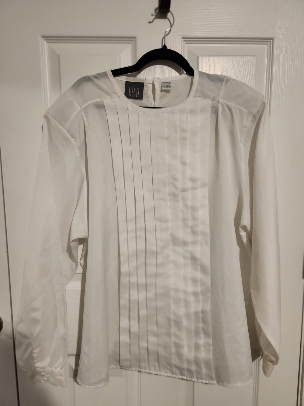 BLVD White Pleated Front Long Sleeve Dress Shirt